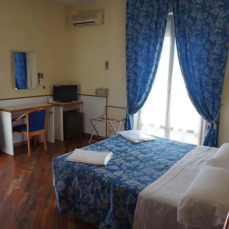 Tritone Hotel 3*