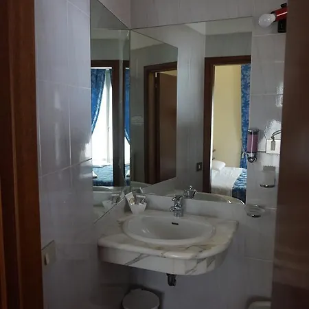 Tritone Hotel